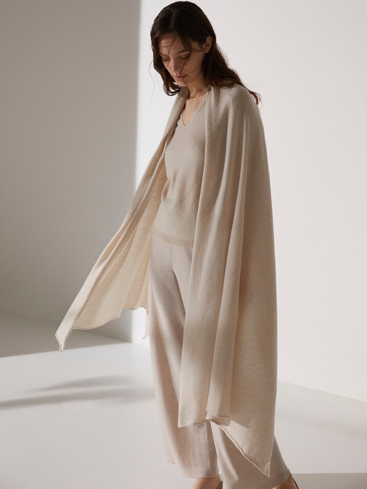 Calvert Luxury Wrap - Swansdown, O/S image