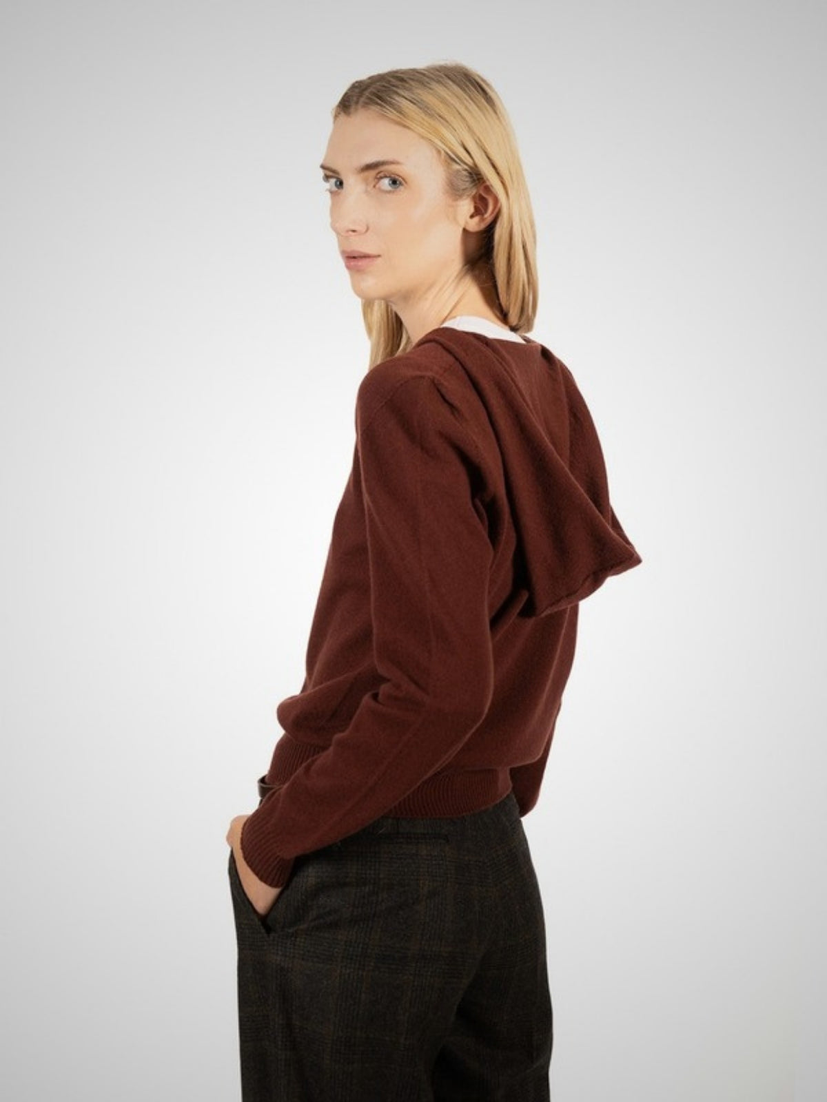 Anaya Cropped Cashmere Hoody (in Warm) – Hawico Scotland