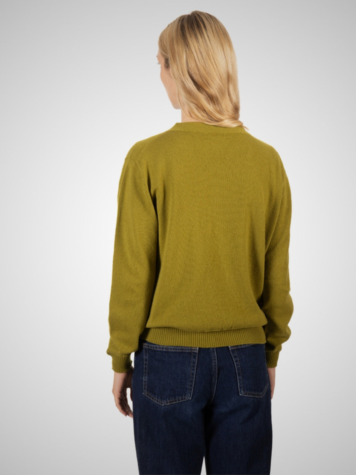 Arisaig Women's Loose Fit Cashmere Crew Neck (in Olive) – Hawico Scotland