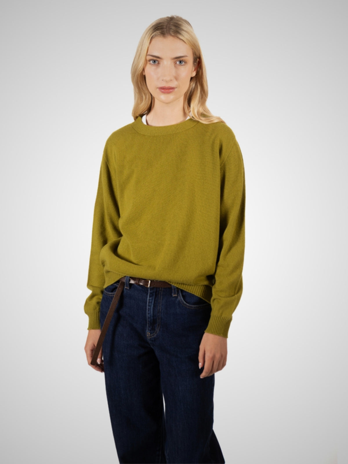 Arisaig Women's Loose Fit Cashmere Crew Neck (in Olive) – Hawico Scotland