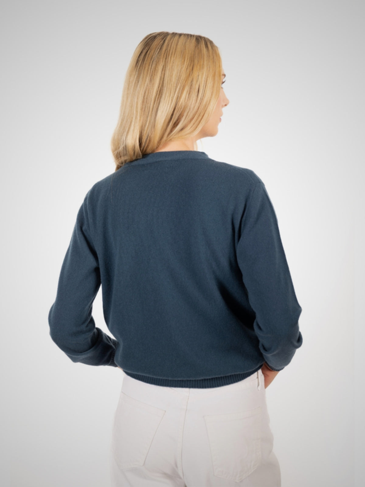 Arisaig Women's Loose Fit Cashmere Crew Neck (in Serge) – Hawico Scotland