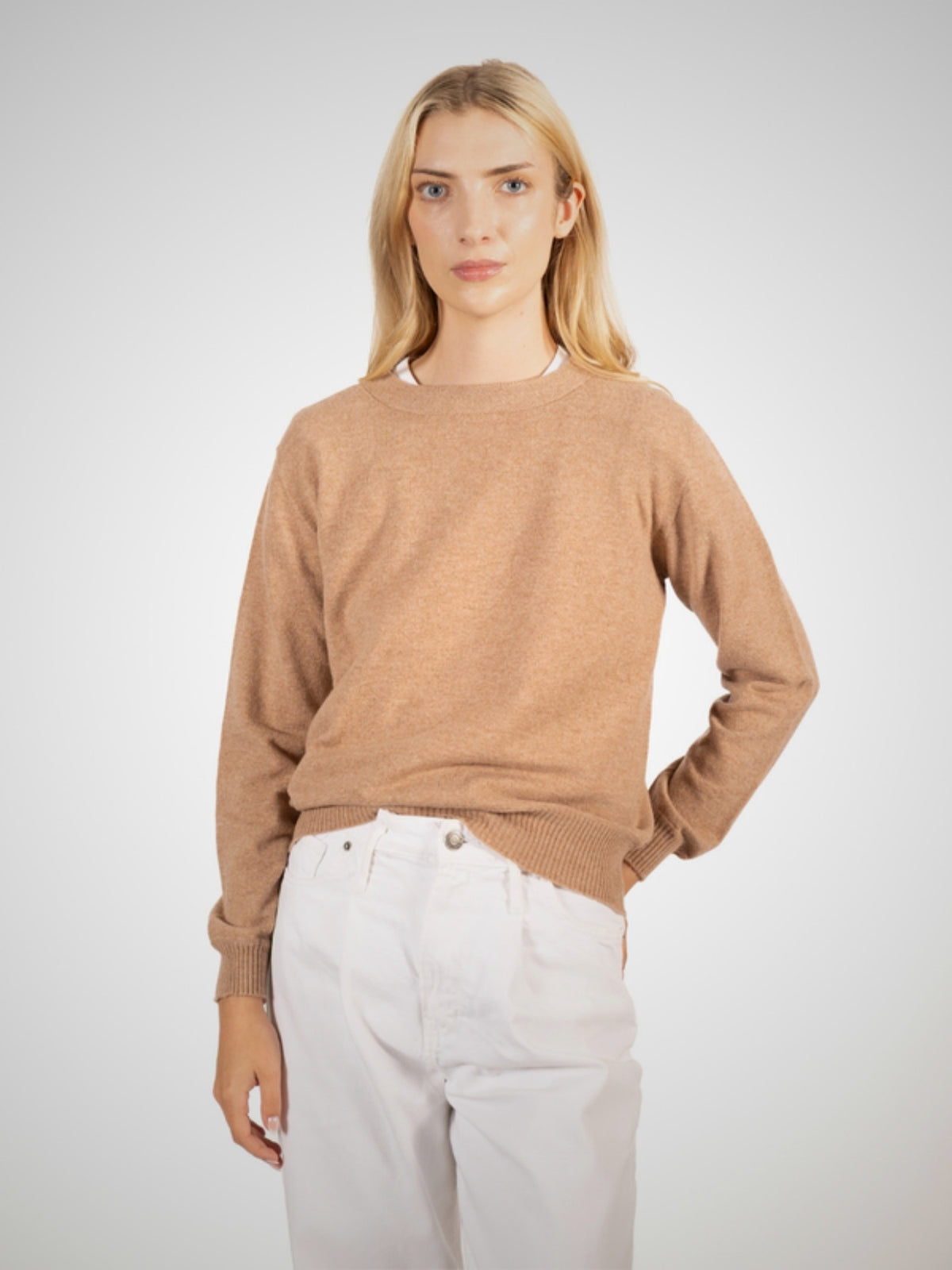 Arisaig Women's Loose Fit Cashmere Crew Neck (in Taupe) – Hawico Scotland