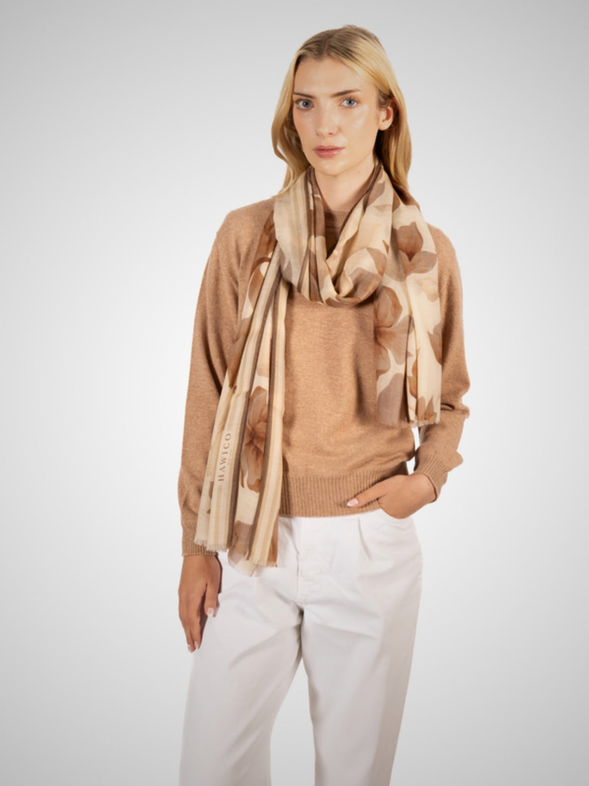 Arisaig Women's Loose Fit Cashmere Crew Neck (in Taupe) – Hawico Scotland