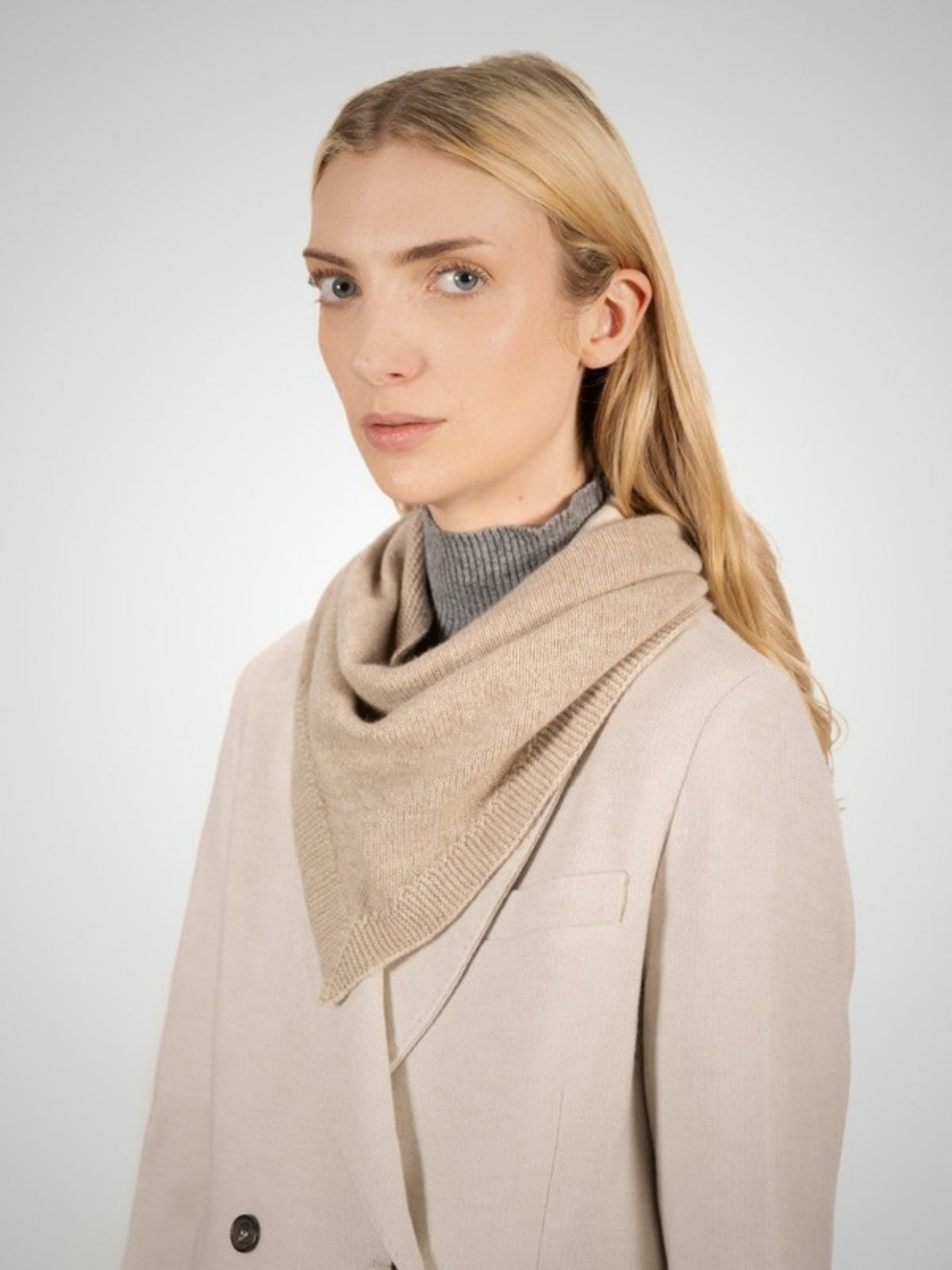 Calmira Cashmere Triangle Neck Scarf (in Light Natural) – Hawico Scotland