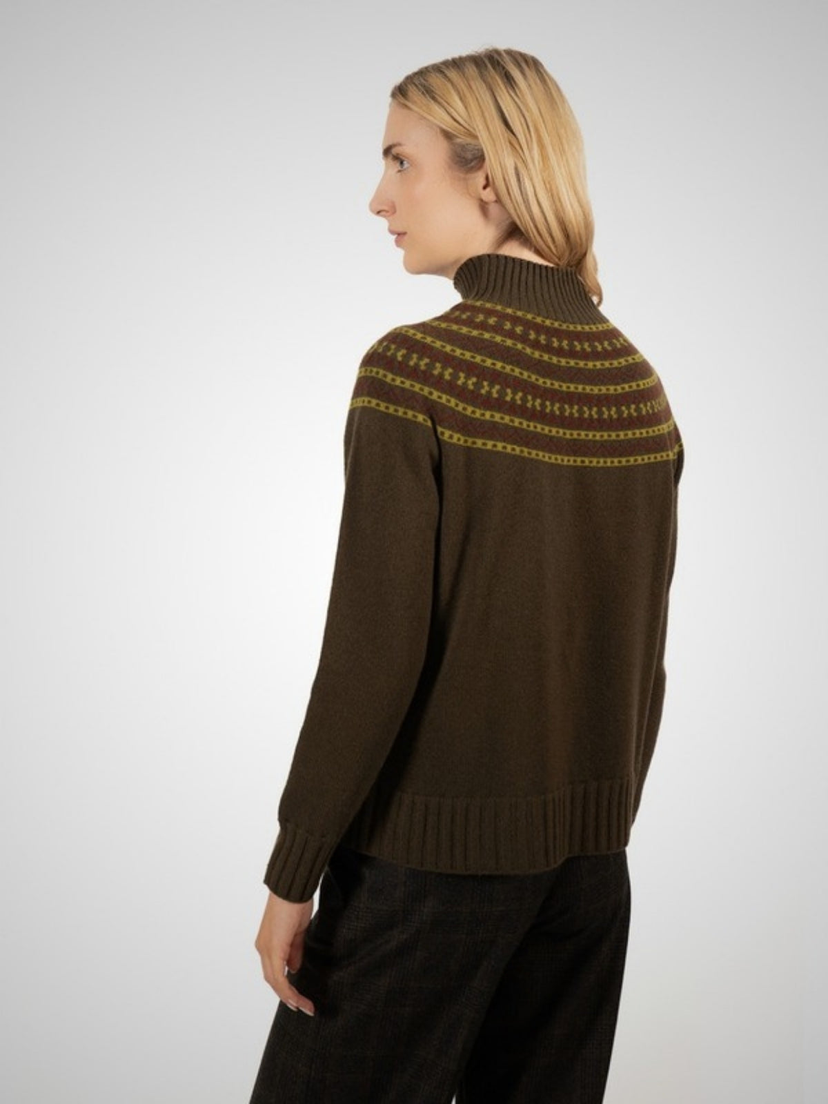 Hearthmoor Women's Fair Isle Cashmere Turtle Neck (in Olive) – Hawico Scotland