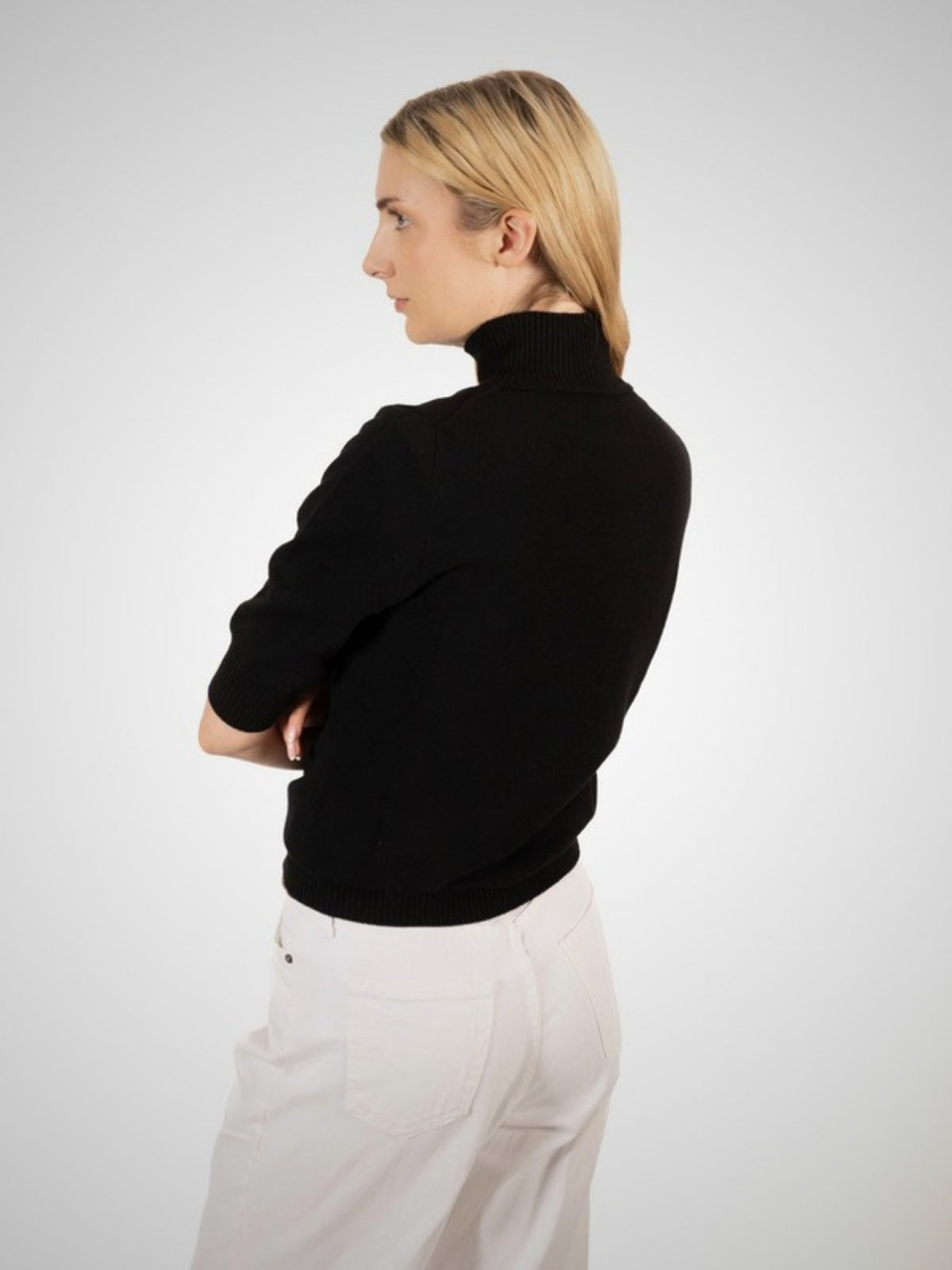 Kensaire Short Sleeve Cashmere Turtle Neck (in Black) – Hawico Scotland