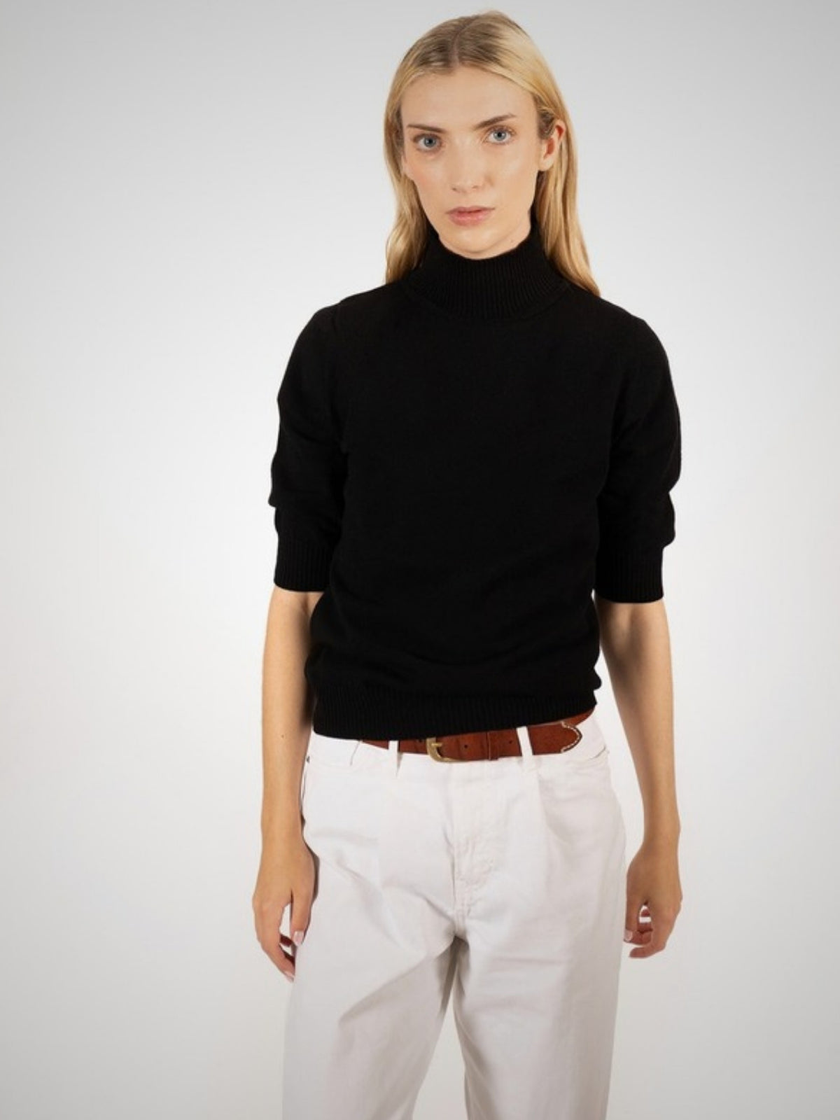 Kensaire Short Sleeve Cashmere Turtle Neck (in Black) – Hawico Scotland