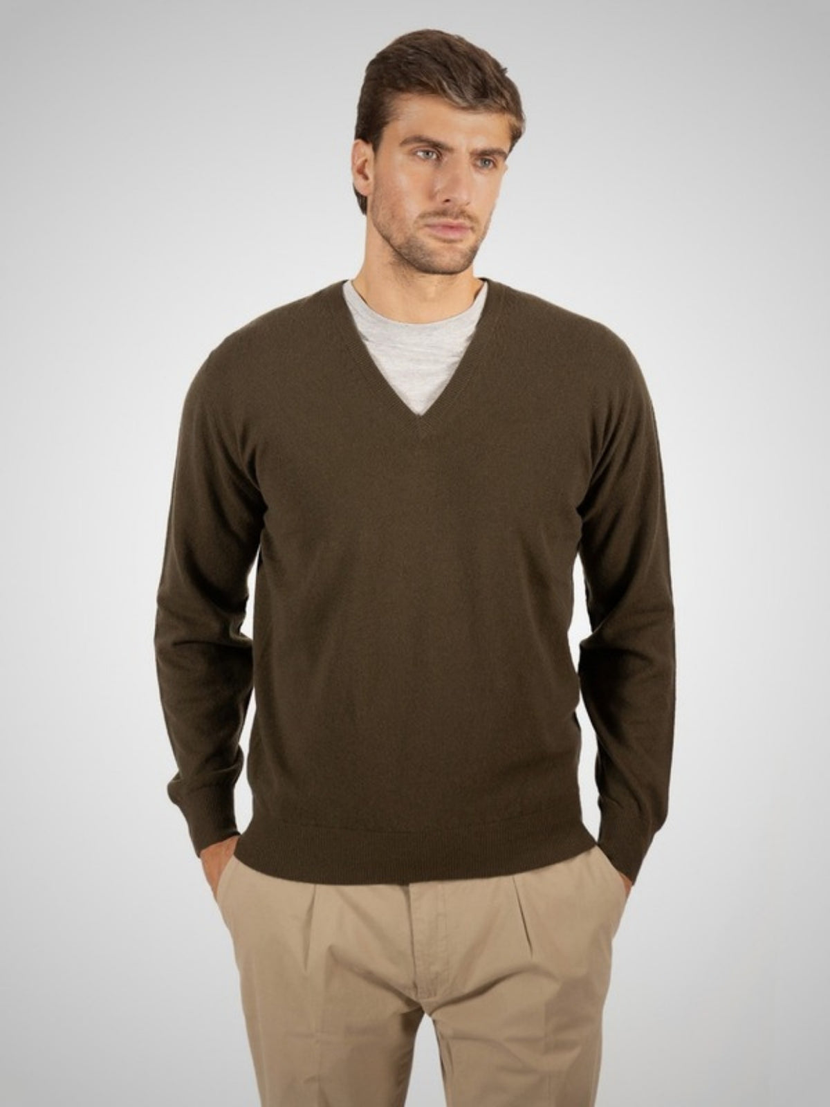 Pedro Men's Classic Cashmere V Neck Jumper (in Duffel Bag) – Hawico Scotland