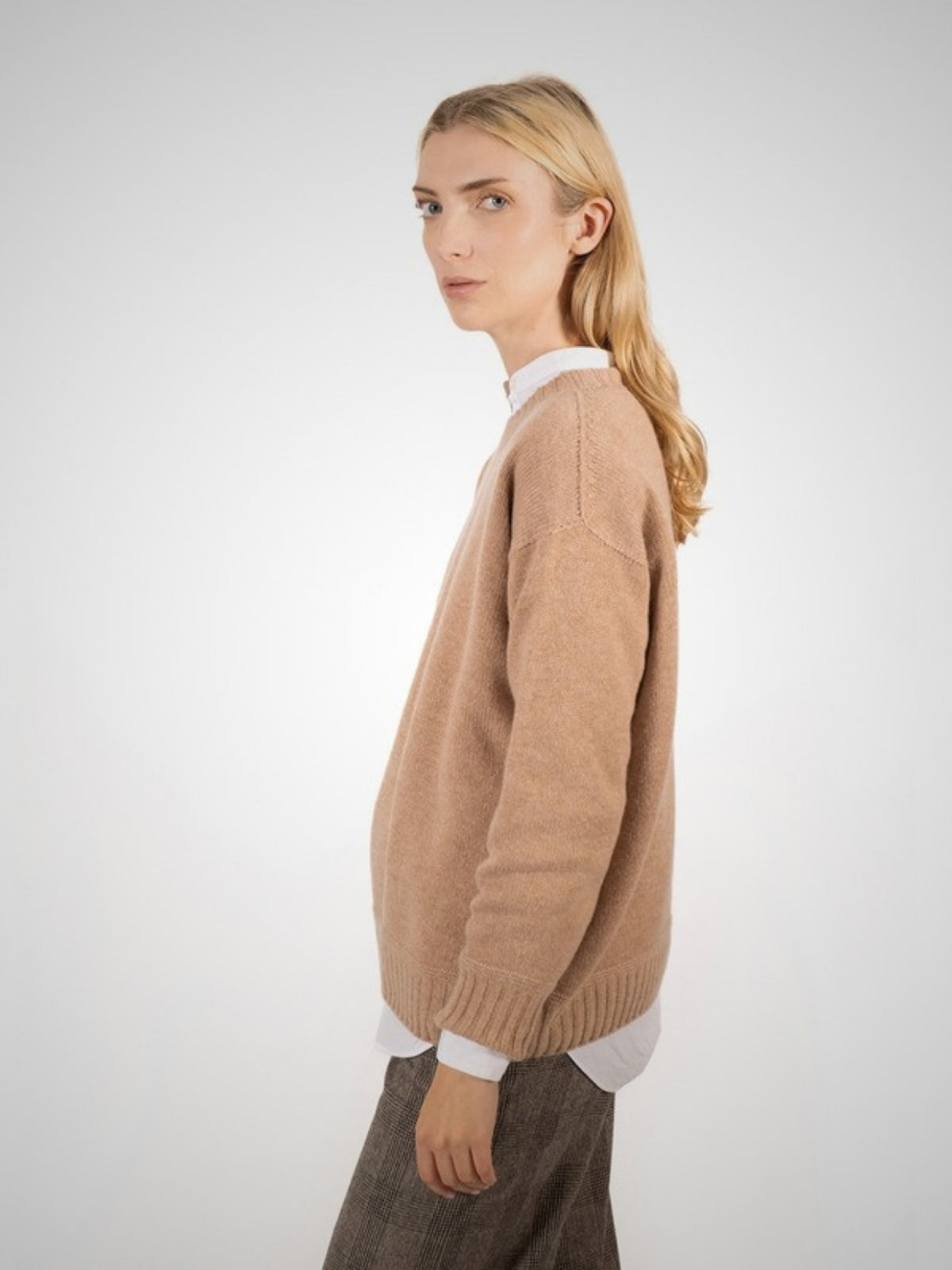 Valoise Women's 3 Ply Cashmere Jumper (in Taupe) – Hawico Scotland