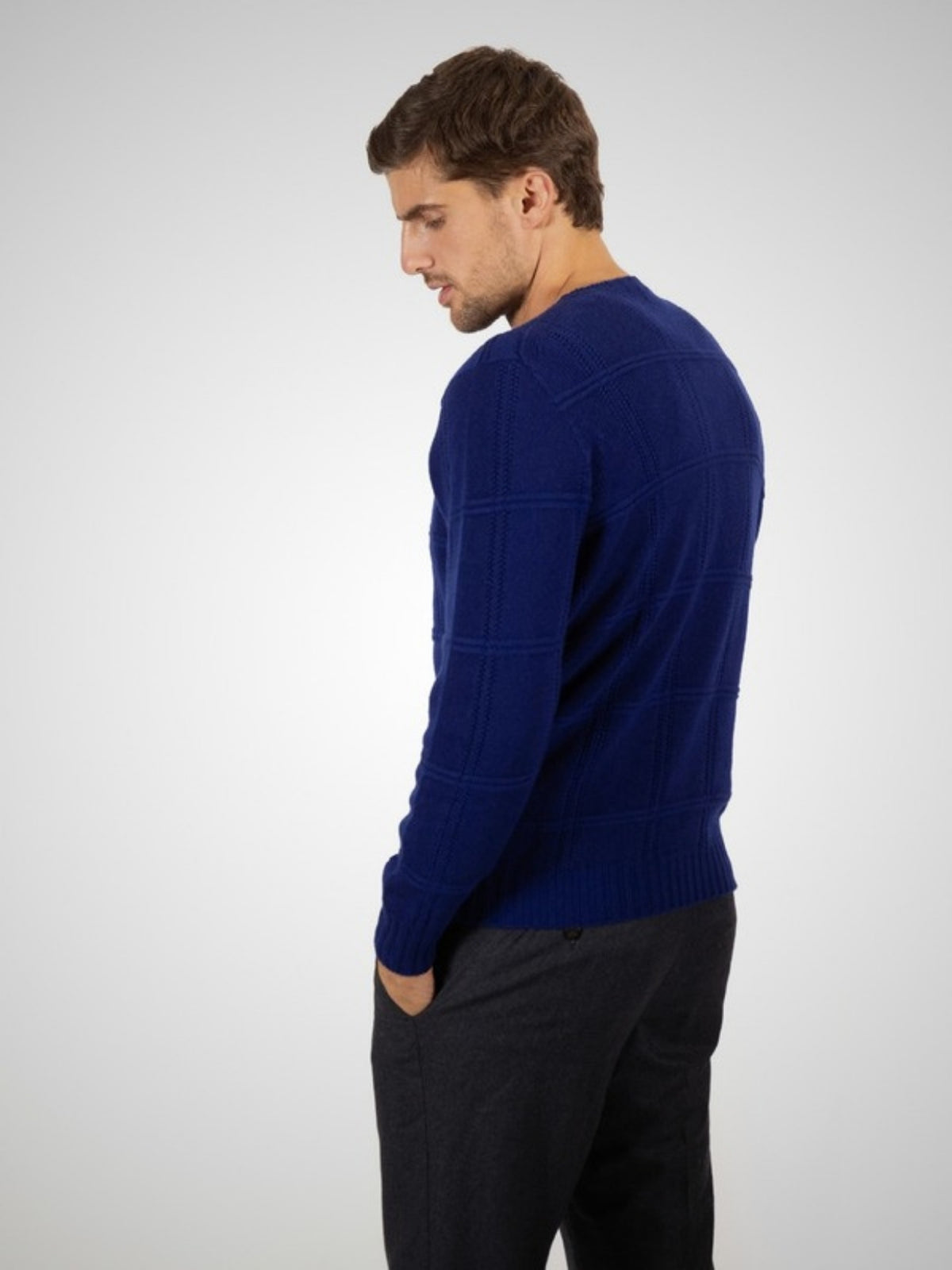 Vero Men's 3 Ply Cashmere Jumper (in Smalt) – Hawico Scotland