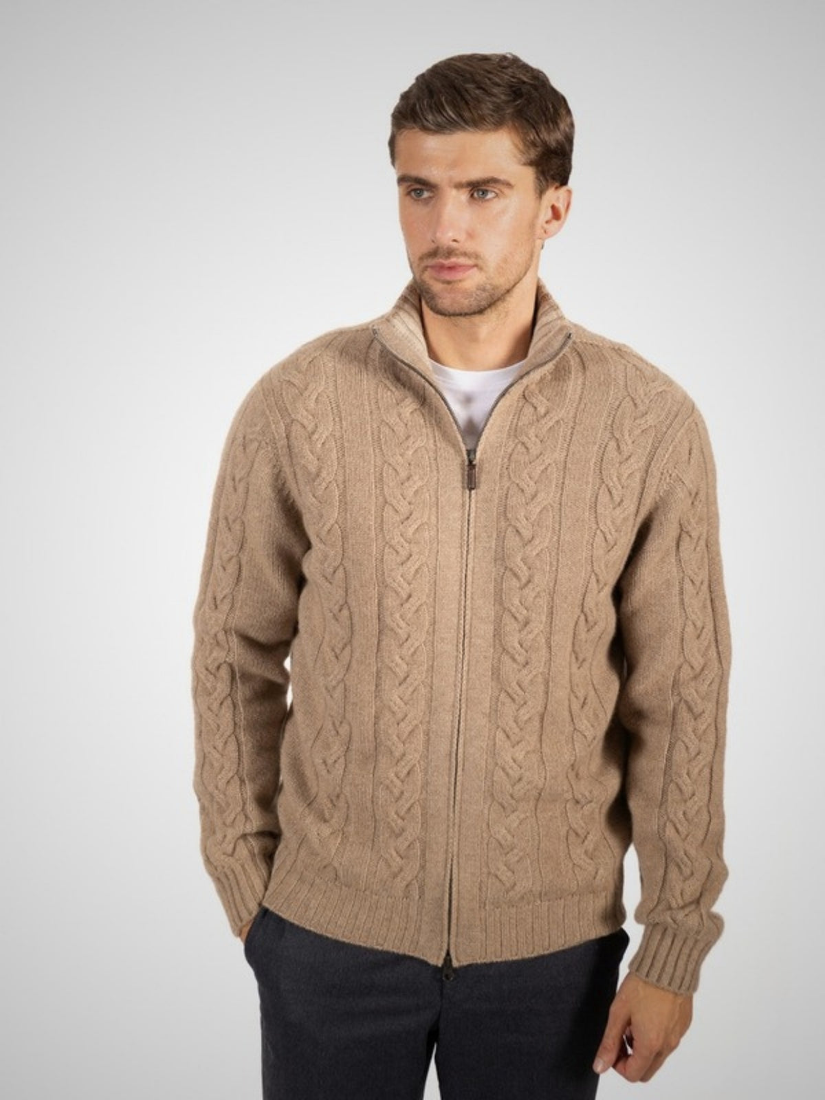 Virio Men's 4 Ply Cable Knit Cashmere Zip-Through (in Dark Natural) – Hawico Scotland