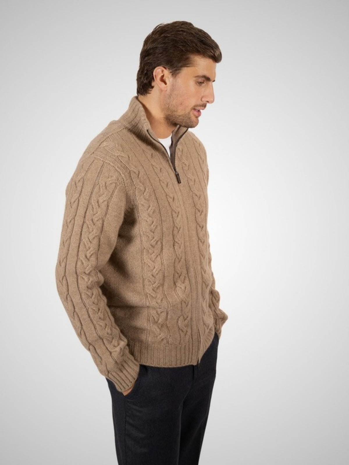 Virio Men's 4 Ply Cable Knit Cashmere Zip-Through (in Dark Natural) – Hawico Scotland