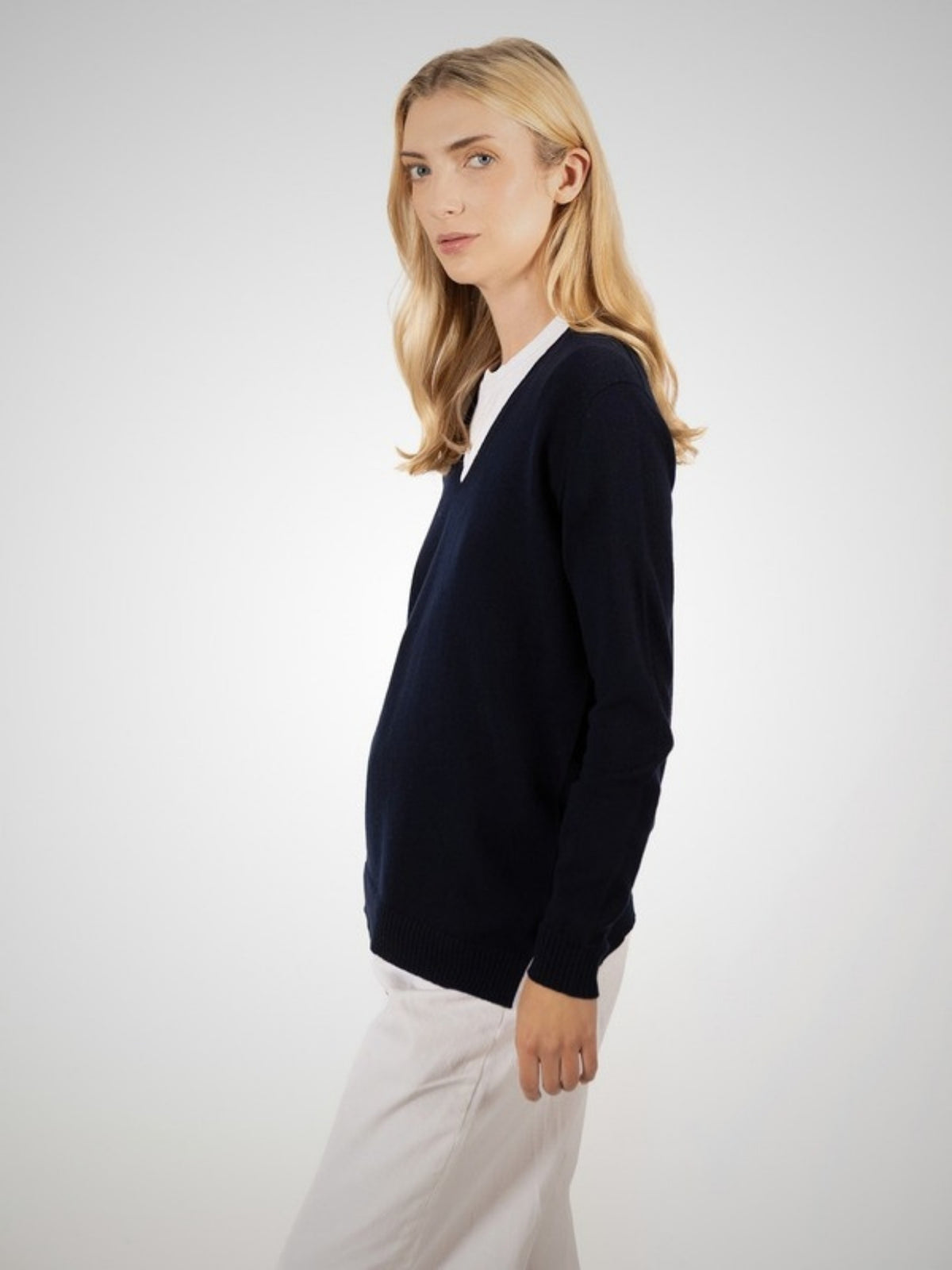 Wisteria Women's Cashmere V Neck Tunic (in New Navy) – Hawico Scotland