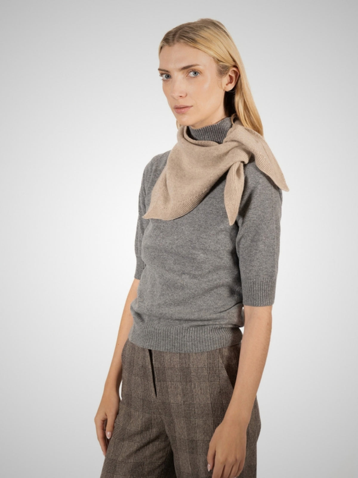 Calmira Cashmere Triangle Neck Scarf (in Light Natural) – Hawico Scotland