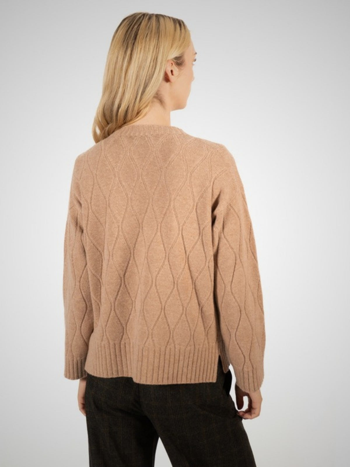 Haria Women's 2 Ply Cashmere Crew Neck (in Taupe) – Hawico Scotland