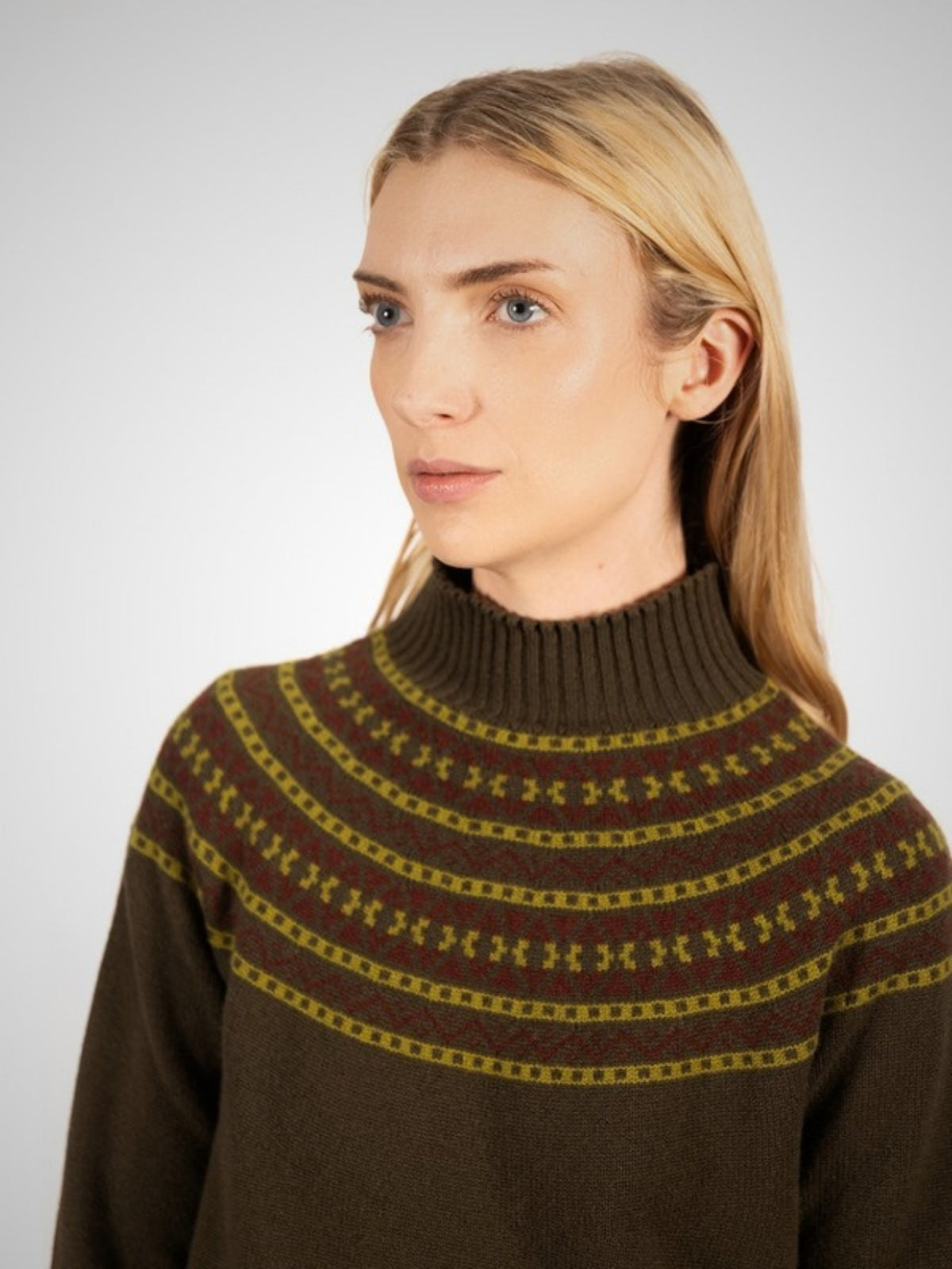 Hearthmoor Women's Fair Isle Cashmere Turtle Neck (in Olive) – Hawico Scotland