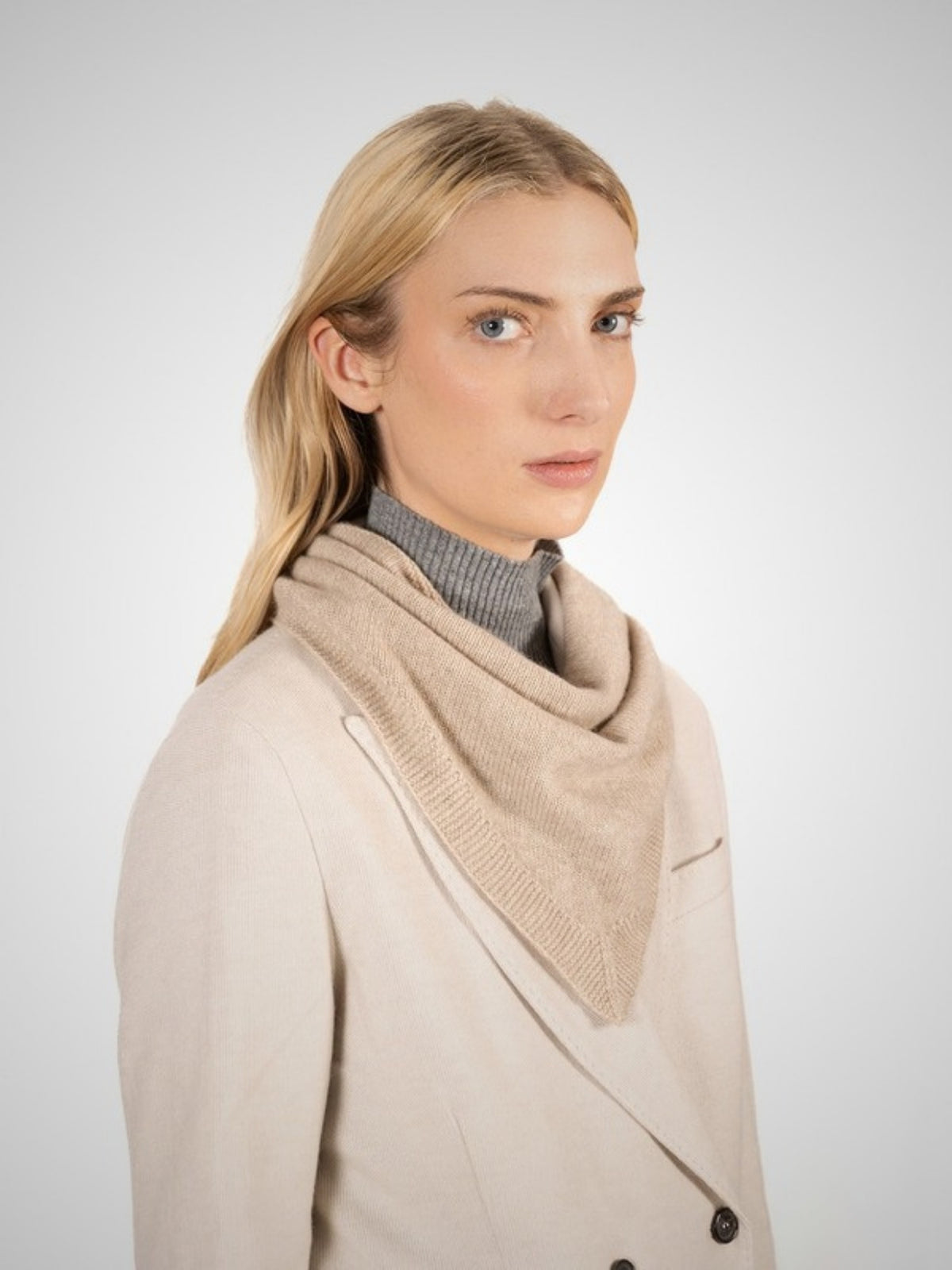 Montebello Cashmere Coat (in Tenerife) with Calmira scarf – Hawico Scotland