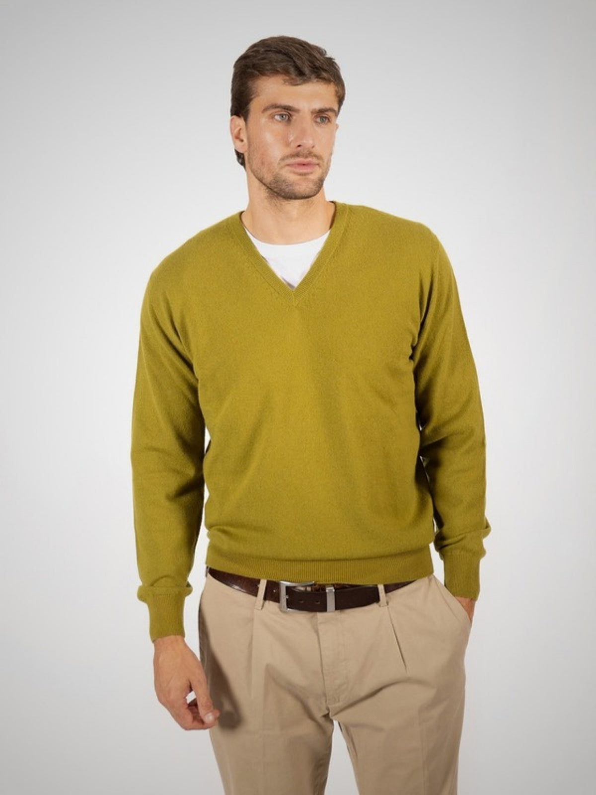 Pedro Men's Classic Cashmere V Neck Jumper (in Olive) – Hawico Scotland