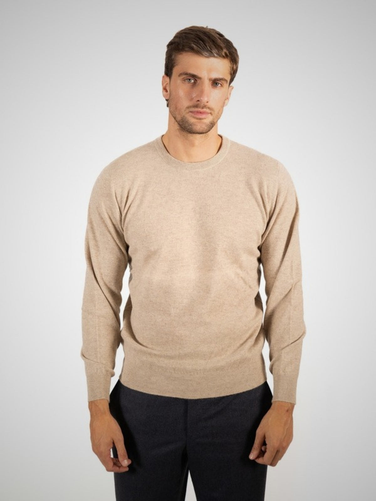 Penryn Men's Classic Cashmere Crew Neck Jumper (in Light Natural) – Hawico Scotland