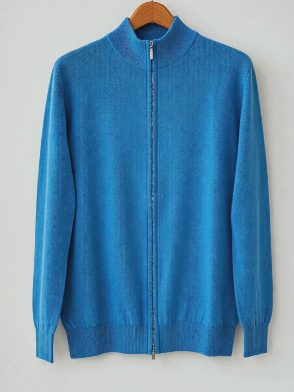 Vidoe of our golf zipper cardigan 