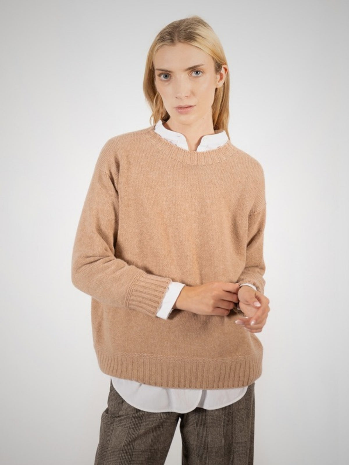 Valoise Women's 3 Ply Cashmere Jumper (in Taupe) – Hawico Scotland