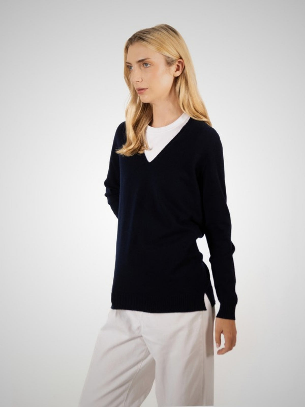 Wisteria Women's Cashmere V Neck Tunic (in New Navy) – Hawico Scotland